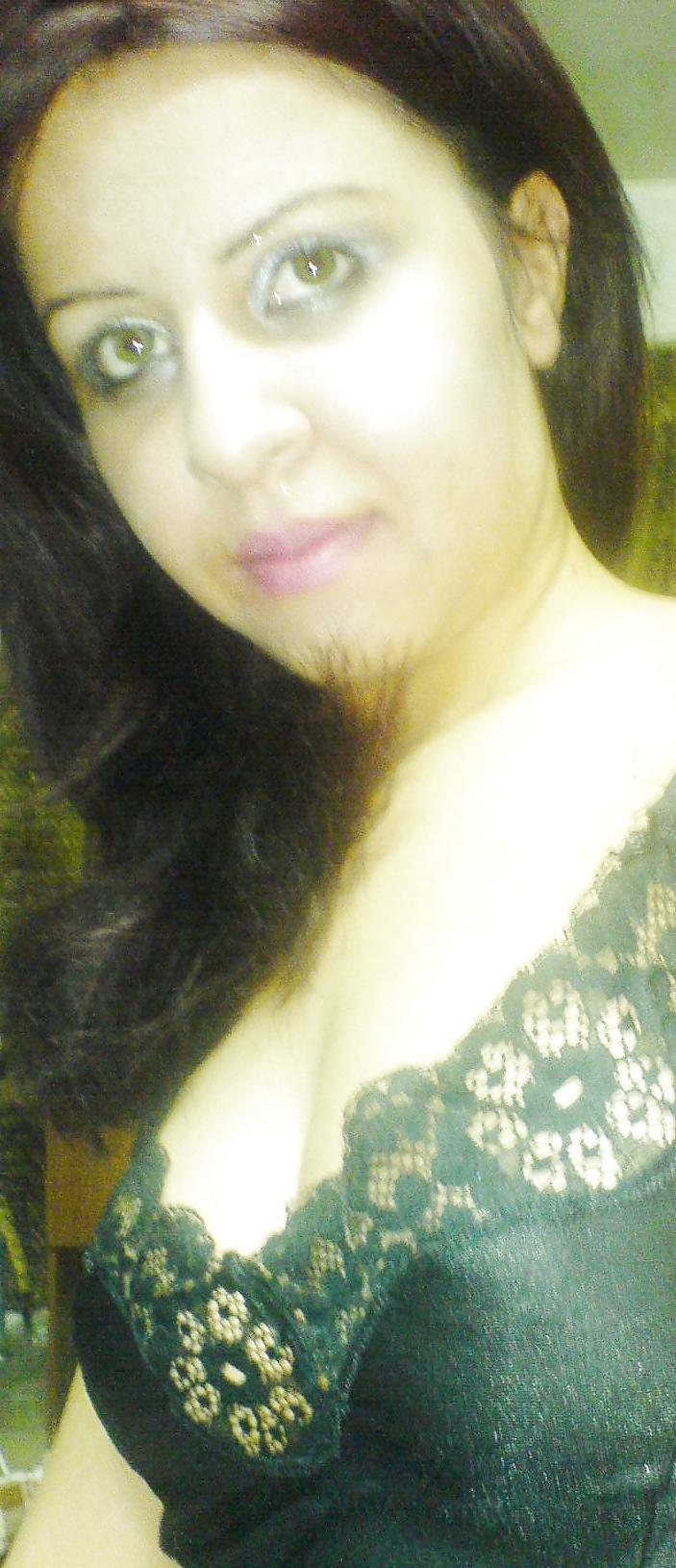 13P Arab sexy women share