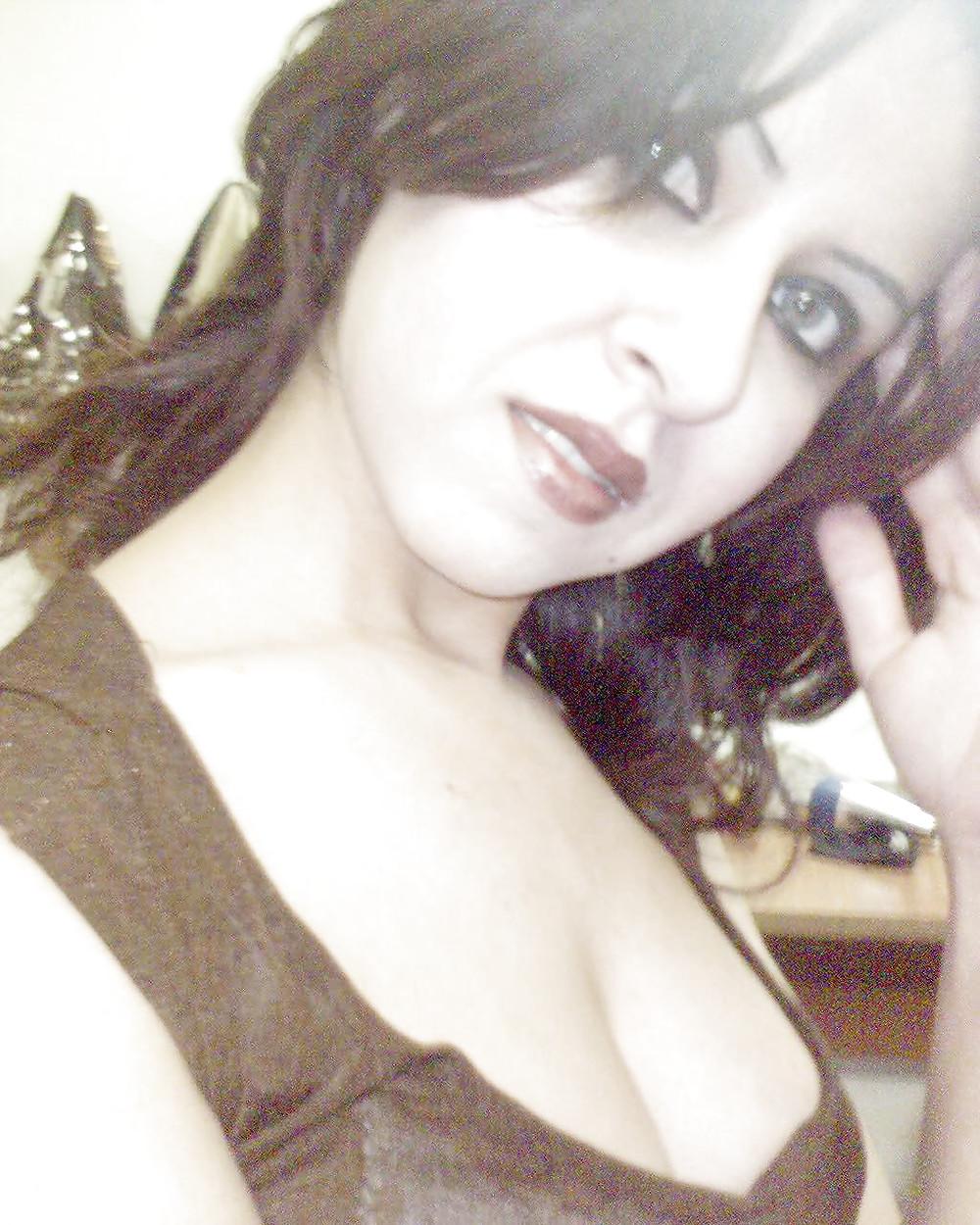 13P Arab sexy women share