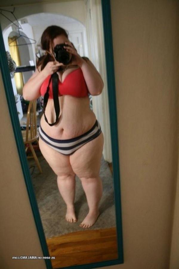 10P Collection of a teen plumper posing naked at home