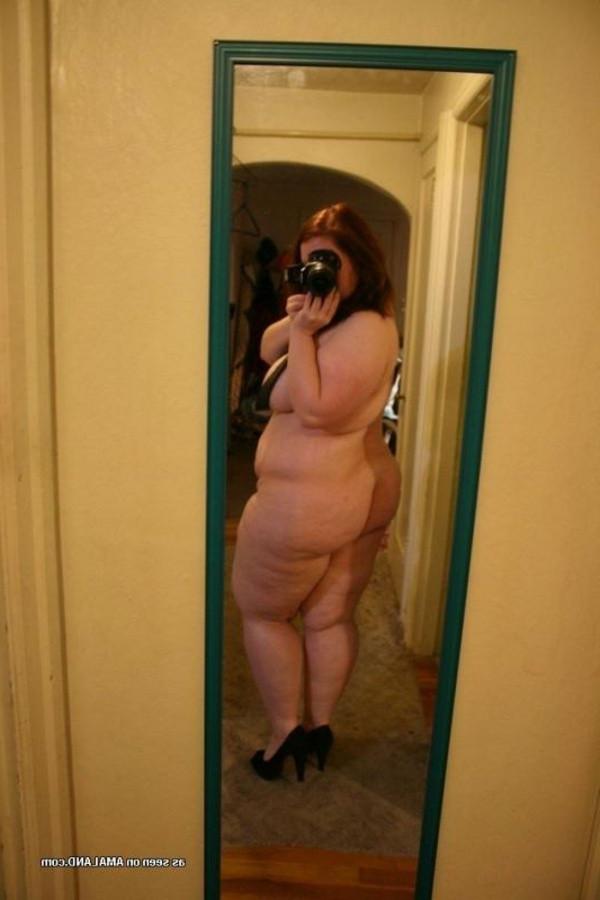 10P Collection of a teen plumper posing naked at home