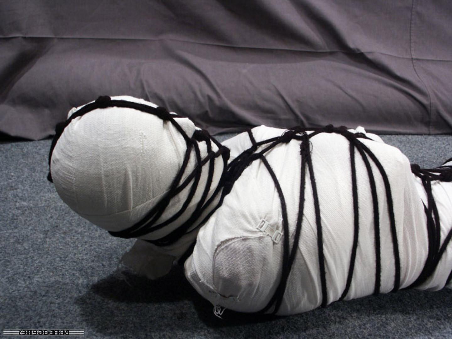 16P Bandage Bondage