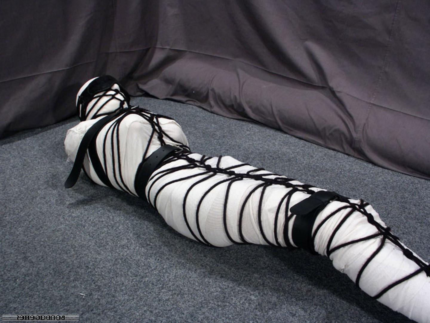 16P Bandage Bondage