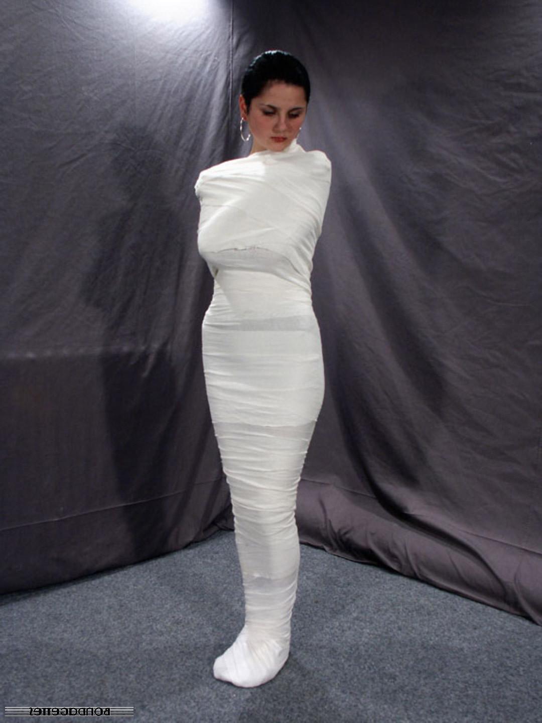 16P Bandage Bondage