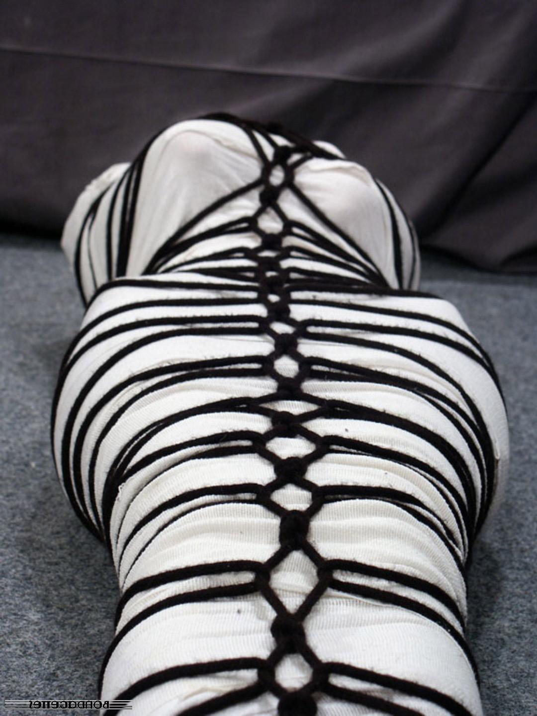 16P Bandage Bondage