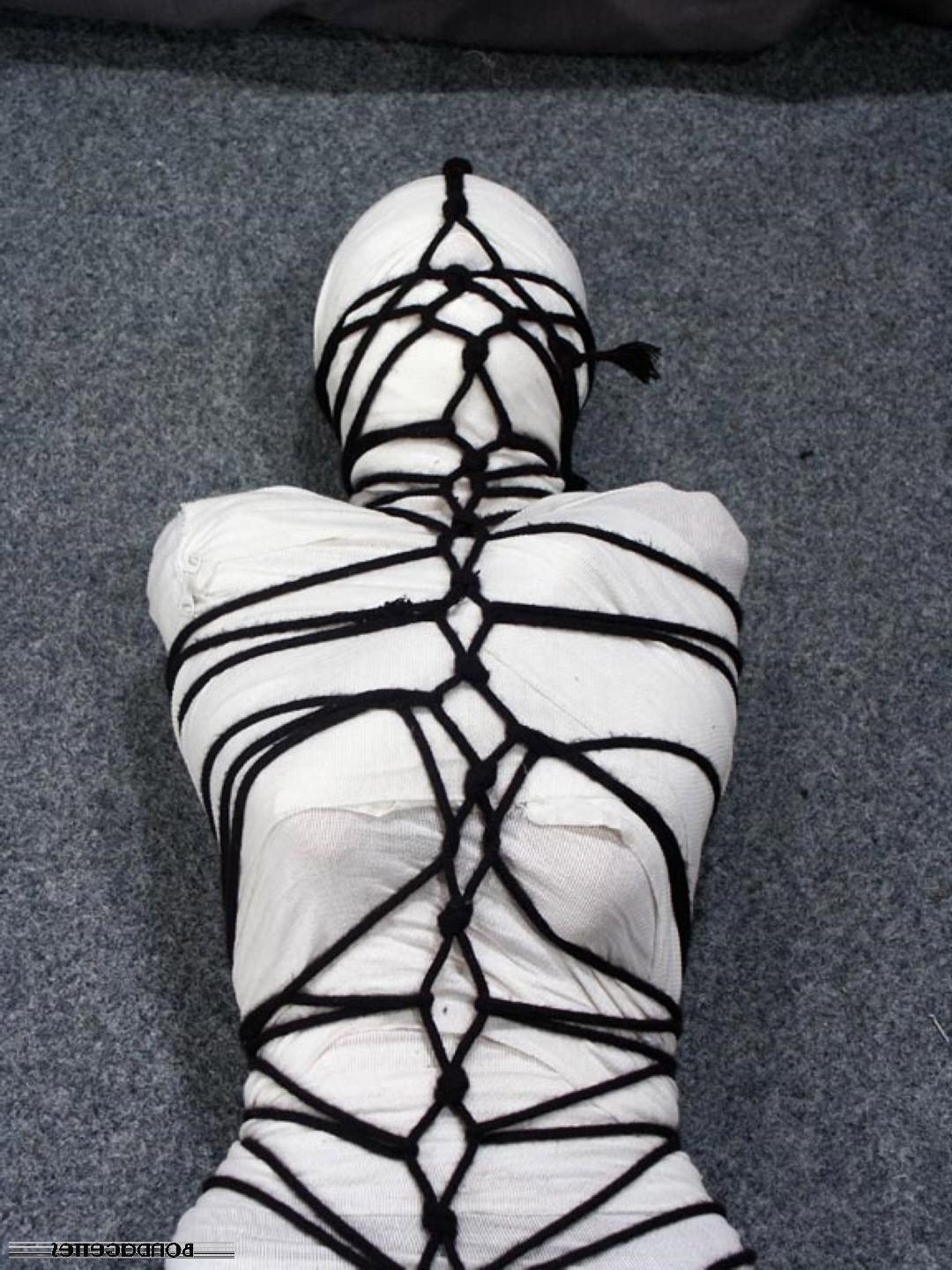 16P Bandage Bondage
