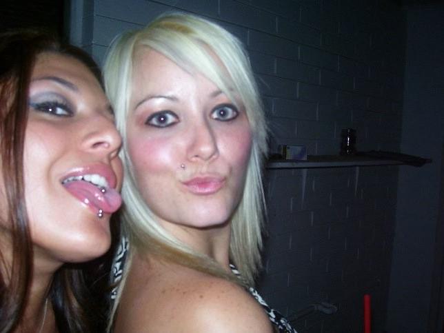 12P Real girls snapping nude photos for the net