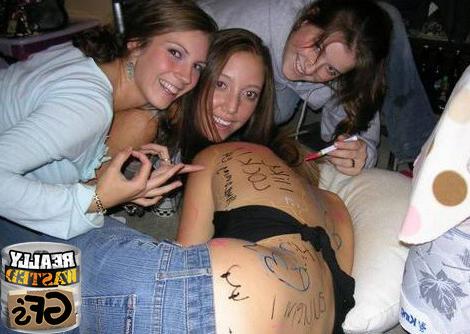 15P Drunk amateur girlfriends partying and flashing