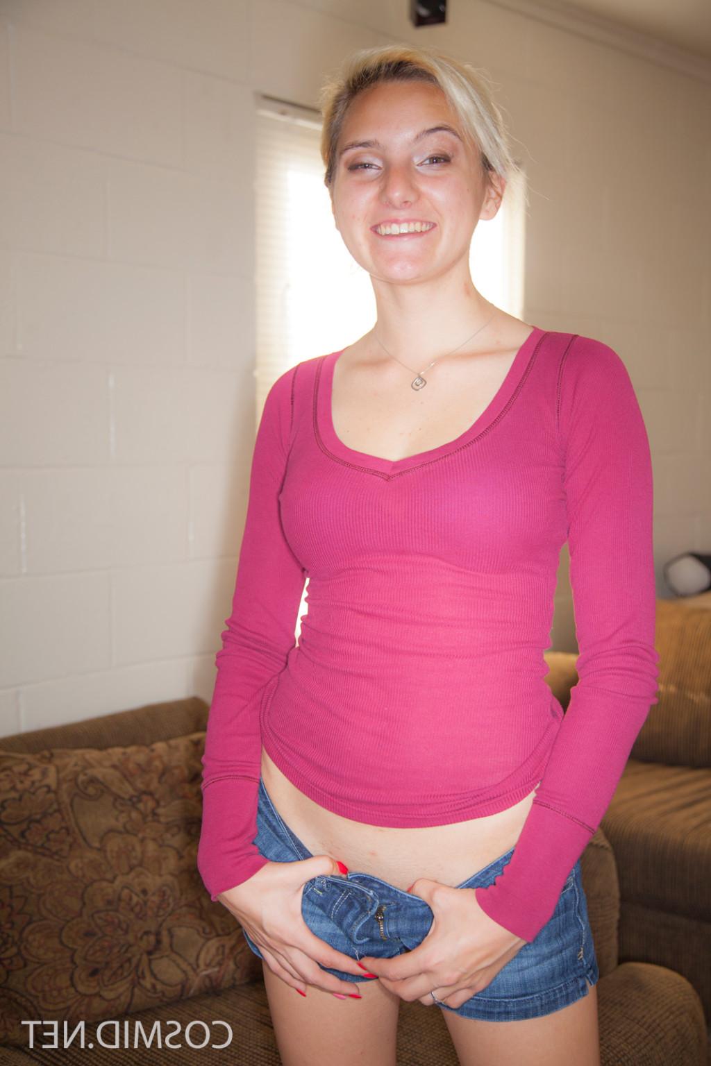 16P DESIREE ON THE COUCH