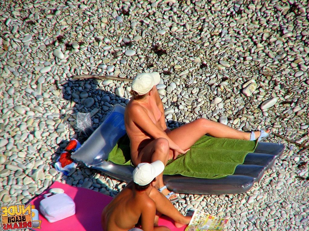 15P Nudists shows off their naked bodies and having fun in the sun