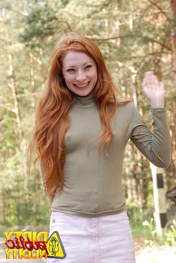 15P Milena pissing in the park