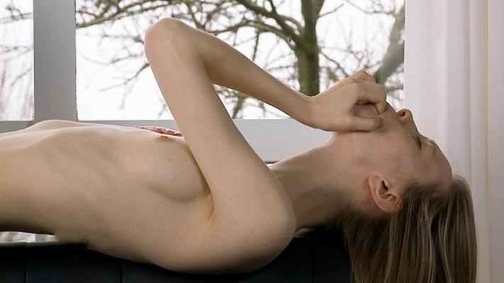 16P very skinny girl posing nude at home
