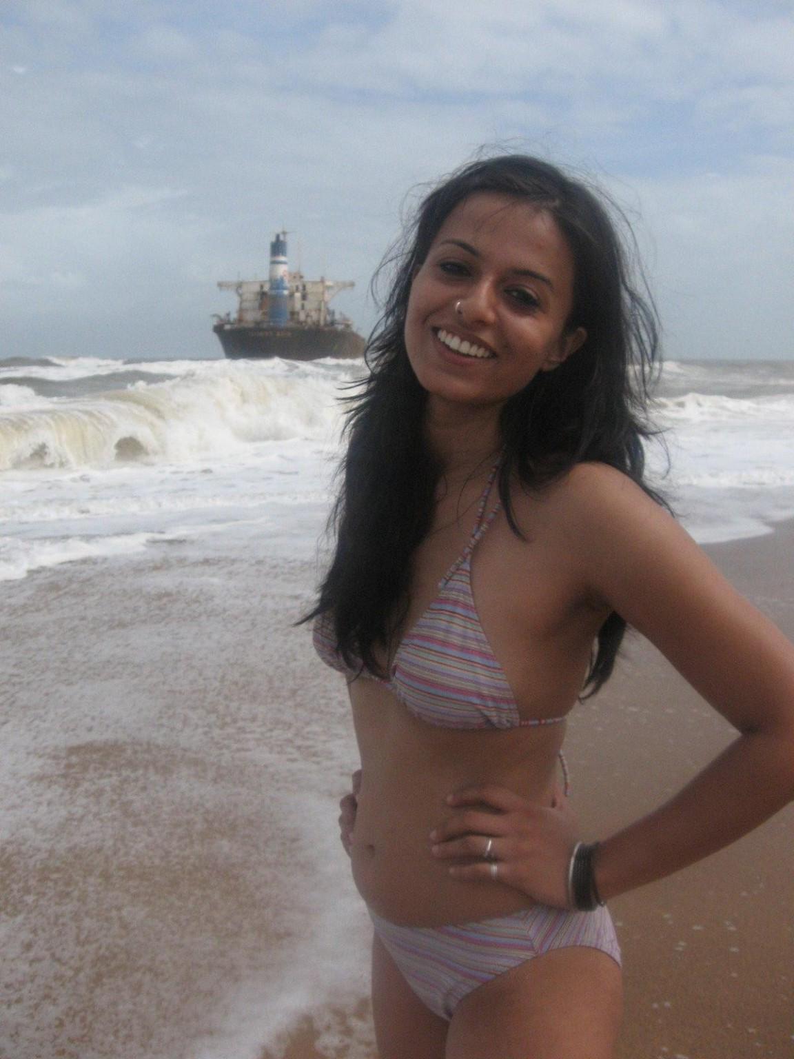 15P Indian teen gfs posing and fucking for the camera