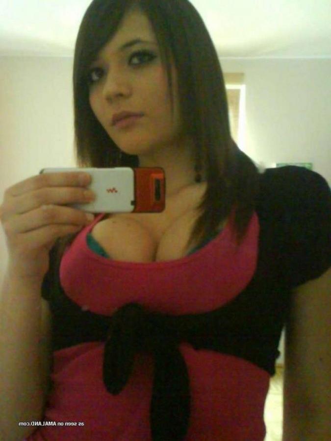 11P Wild steamy hot sexy amateur bombshell camwhoring