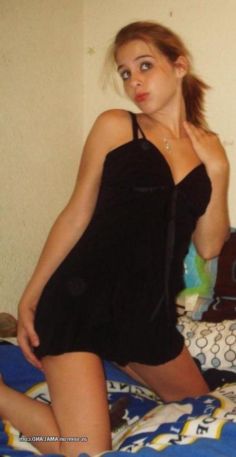 11P Steamy hot naughty bombshell amateur teen selfshooting