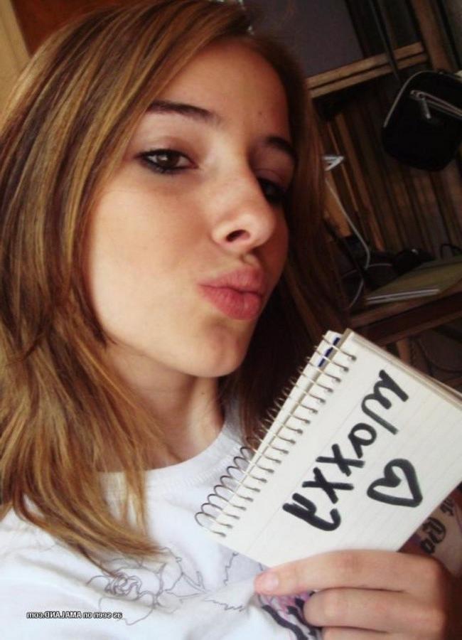 11P Steamy hot naughty bombshell amateur teen selfshooting