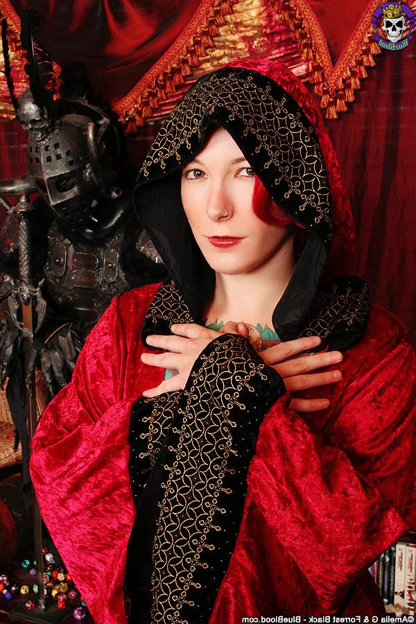 15P Firey Redheaded Gamer Girl Dungeon Master