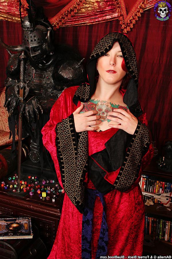 15P Firey Redheaded Gamer Girl Dungeon Master