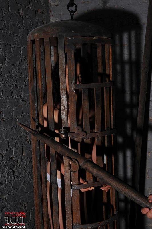 16P Bianka young brunette sub put in cage ass spanked