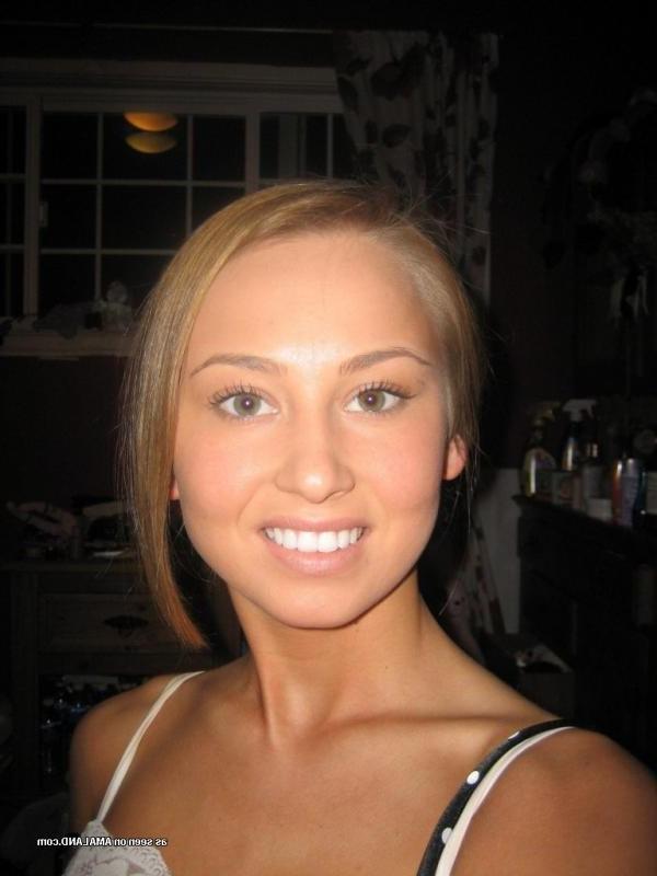 12P Amateur Teen Bombshell Crystal's Self Shooting