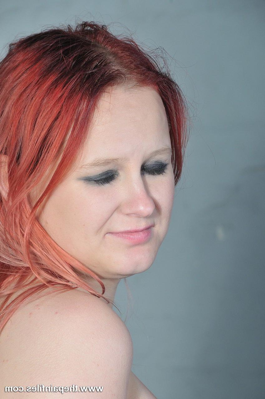 16P Amateur gothic BBW is tied up with strict rope bondage
