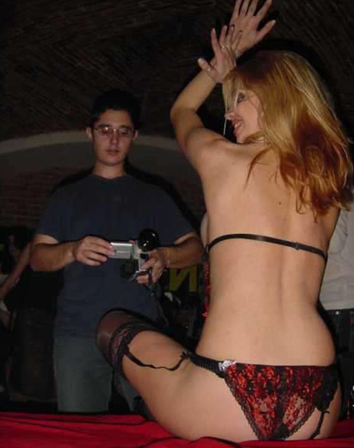 15P Drunk amateur girlfriends partying and flashing
