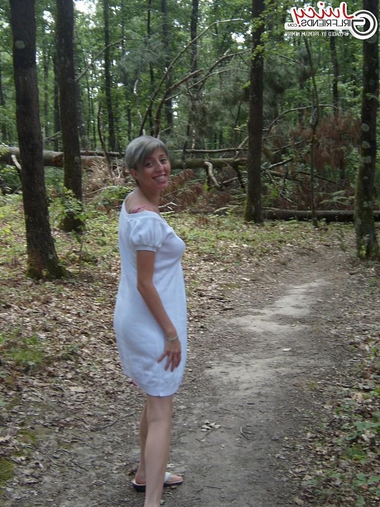 10P Hot MILF flashing in the park