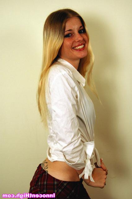 14P Cute blonde chick uses her mouth and cunt to get what she wants