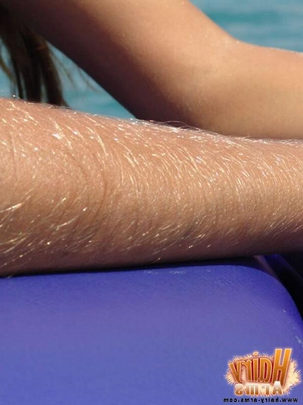 13P Lori's Long Blonde Arm Hair