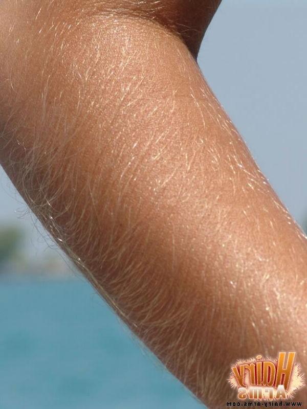 13P Lori's Long Blonde Arm Hair