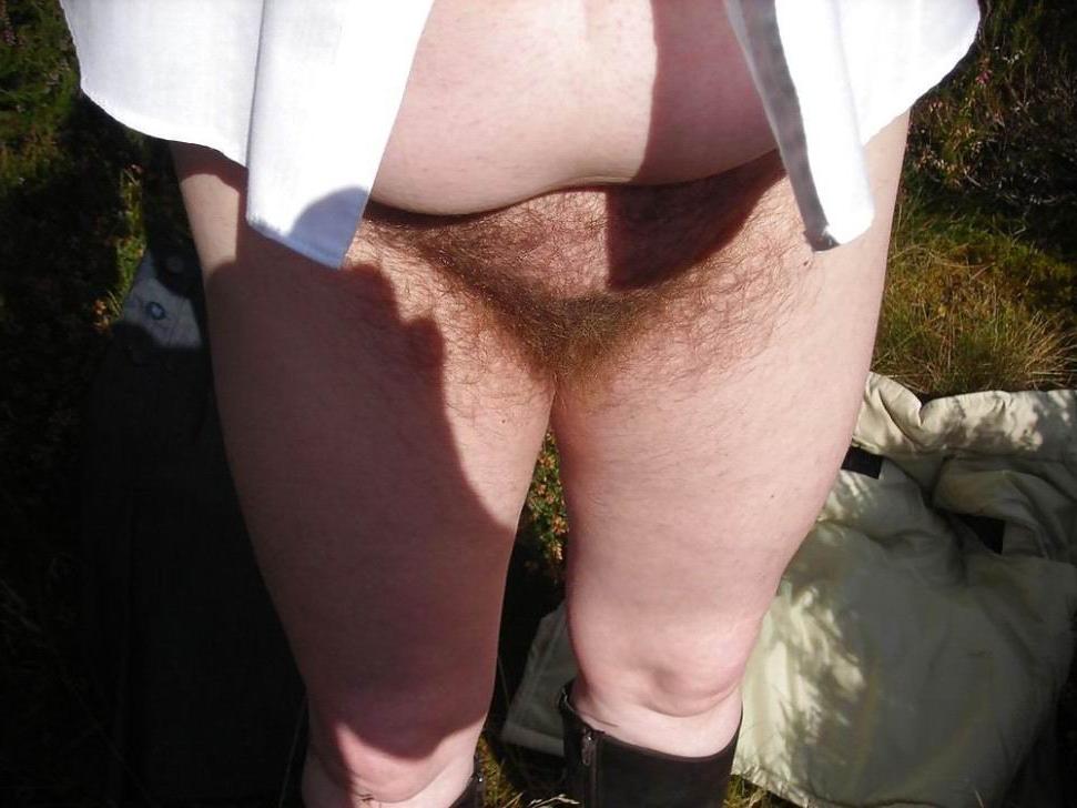 15P kinky amateur ladies showing their hairy pussies