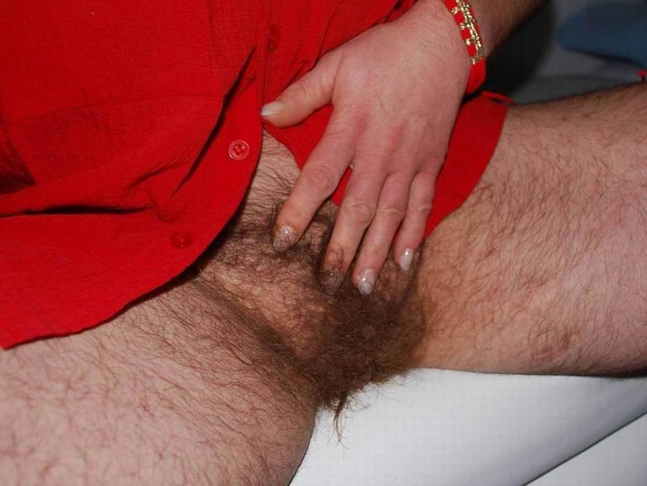 15P kinky amateur ladies showing their hairy pussies
