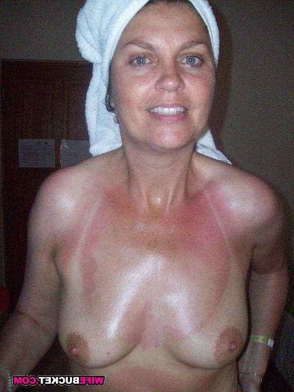 15P MILFs and wives fucking in amateur home porn
