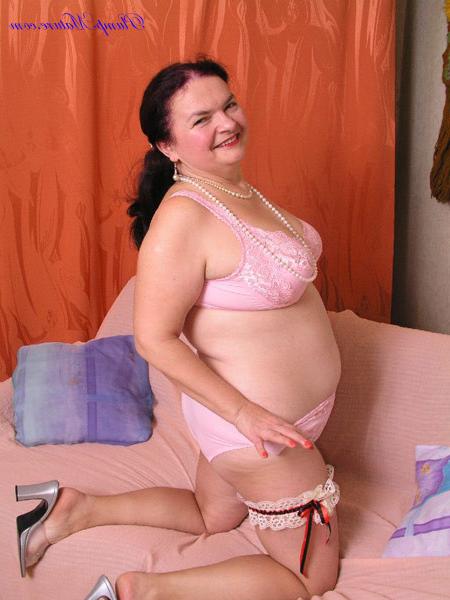 15P Nasty hot plump granny get naked in bedroom