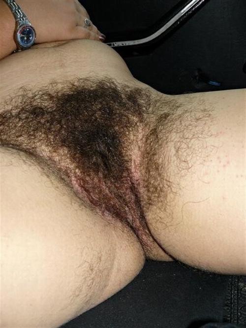 12P very hairy amateurs poser
