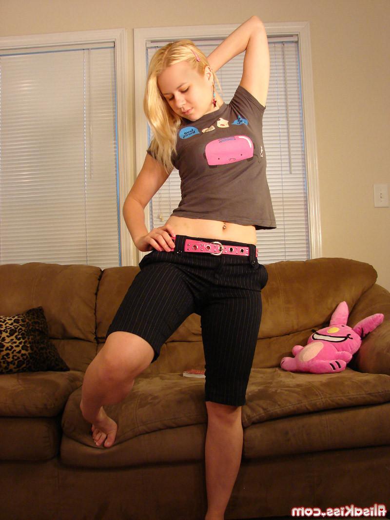 16P Blonde teen Alisa strips
