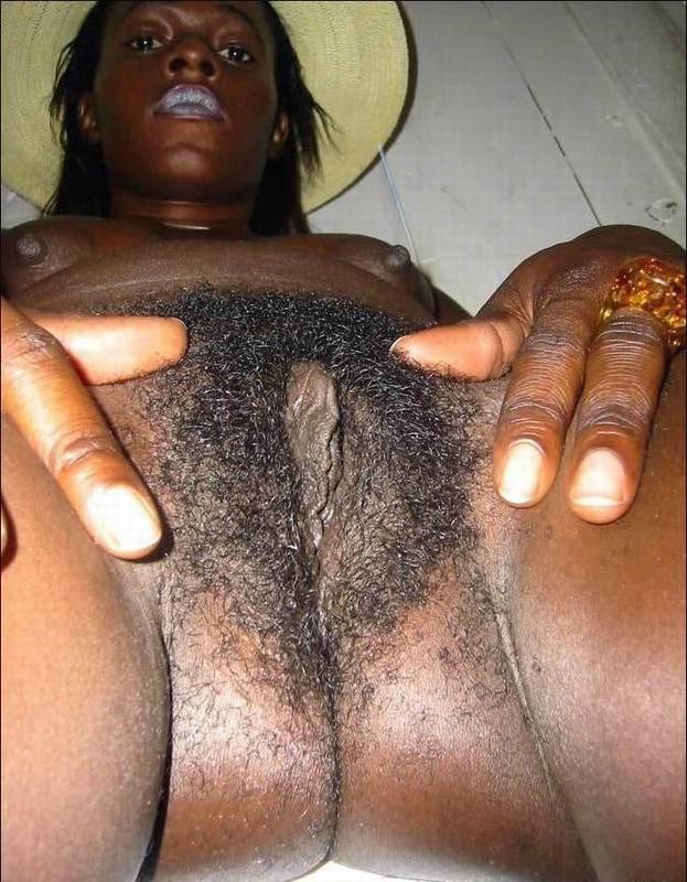 12P very hairy amateurs poser