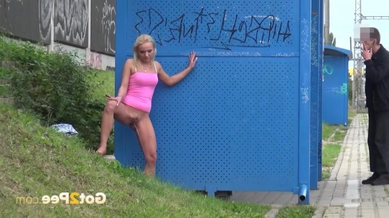 15P Blonde needs to piss on the train platform