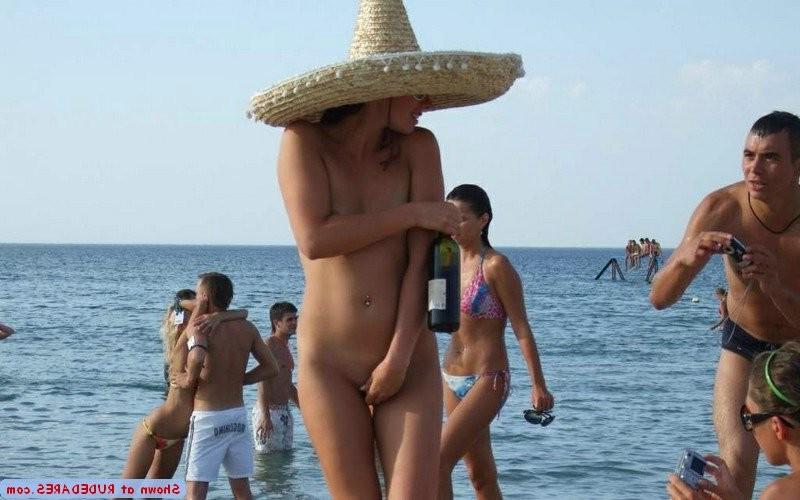 15P Girls caught in the raw