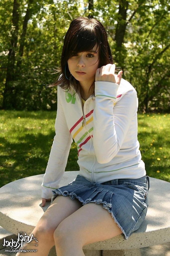 15P Teen Ariel in the park!