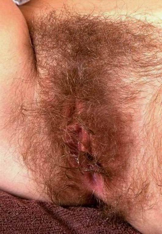 16P amateur blonde showing her hairy pussy