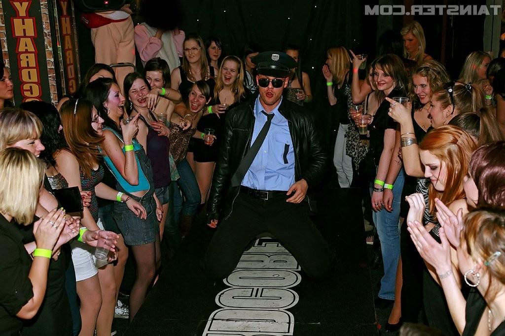 15P Very sexy willing teenagers nailed doggystyle the a disco