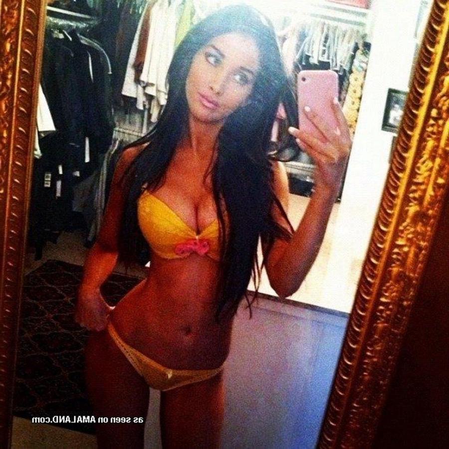 10P Collection of sexy busty girlfriends posing for their lovers