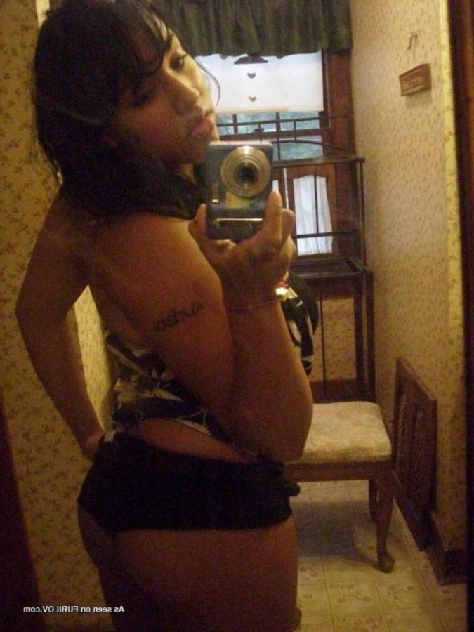 9P Busty chunky babe selfshooting in her bedroom