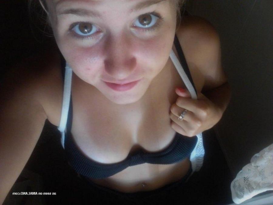 11P Amateur blonde chick teasing while camwhoring at home