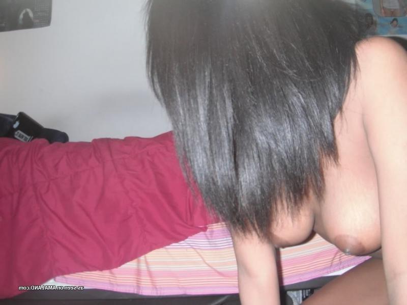 4P Amateur black girlfriend showing off nude