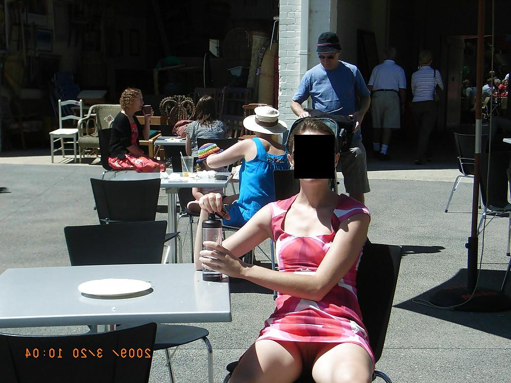 12P No panties upskirt
