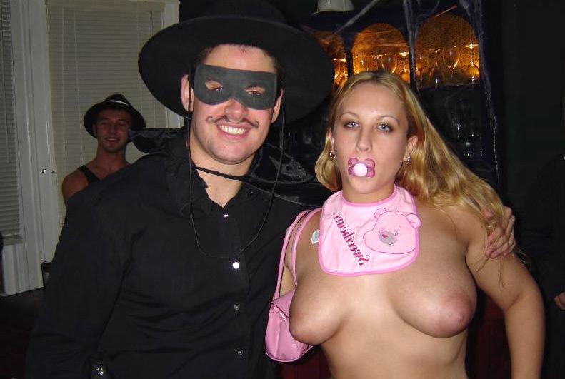 15P Drunk amateur girlfriends partying and flashing