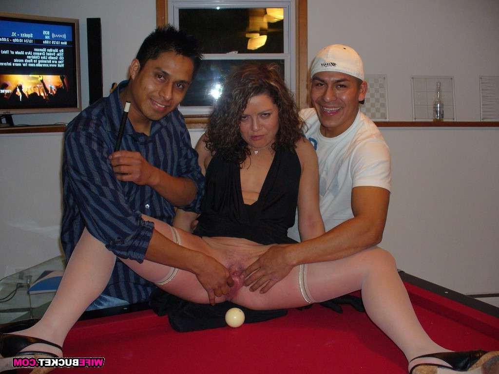 15P Slutty Amateur MILFs Home Porn Pics