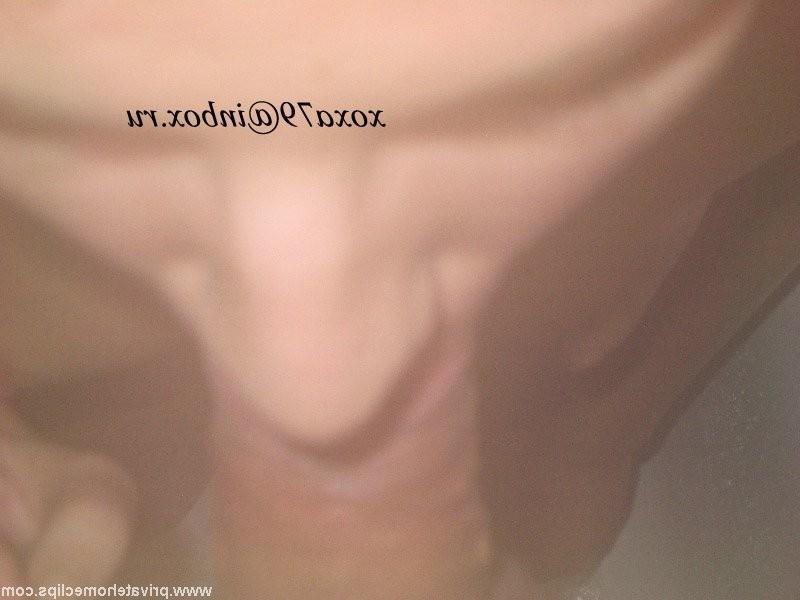 16P Home clip with chick washing dick and eating it