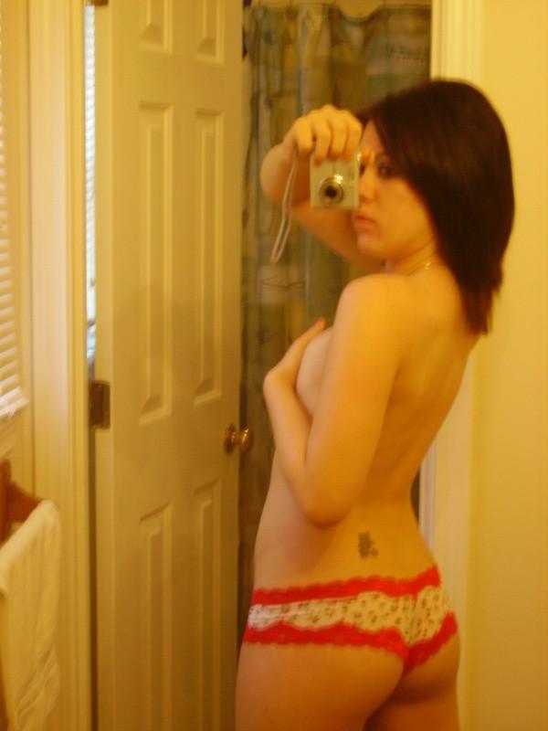 10P Cute chick seduces her rock hard lover in home video